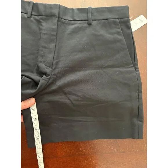 Gap NWT Tailored Stretch Classic Career Shorts in Black Size 8 Tall - Picture 11 of 12